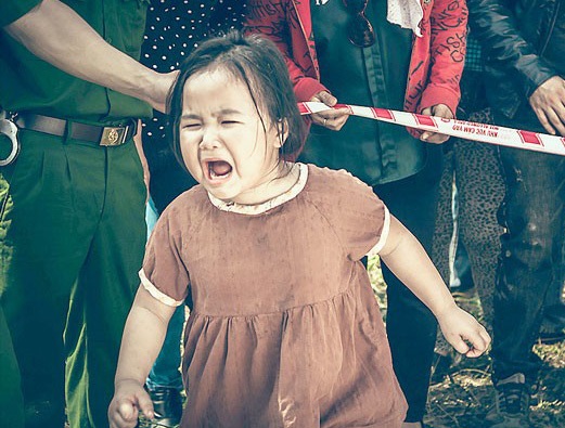 Những "bí mật" chưa biết về diễn viên nhí "gây sốt" Kim Thư - 5 Phân đoạn cảm xúc Kim Thư lấy nhiều nước mắt khán giả... và mẹ của bé tại phim trường