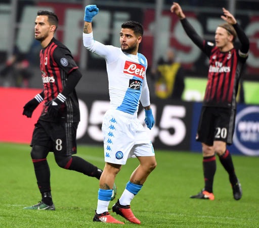 AC Milan gục ngã trước Napoli trong trận cầu 6 điểm - 1 Napoli đã ghi 2 bàn trong 9 phút đầu tiên