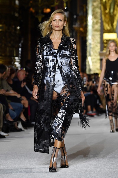 Dàn siêu mẫu tụ hội trong show của Balmain - 12
Người đẹp có 1 cô con gái năm nay đã 4 tuổi - kết quả cuộc hôn nhân với doanh nhân Hà Lan Peter Bakker