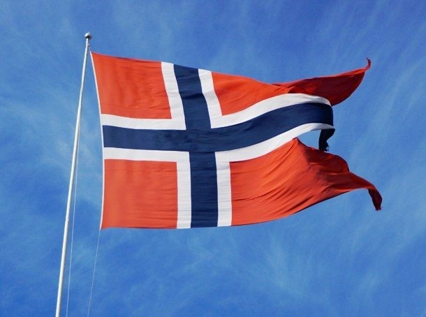 Là nước Scandinavian đầu tiên xuất hiện trong danh sách này, Na Uy được biết đến với chất lượng cuộc sống tốt, một trong những nước có thu nhập cao nhất thế giới và cảnh quan tuyệt đẹp. Rõ rằng, quốc gia này rất thông minh với chỉ số IQ trung bình đạt 98 điểm.