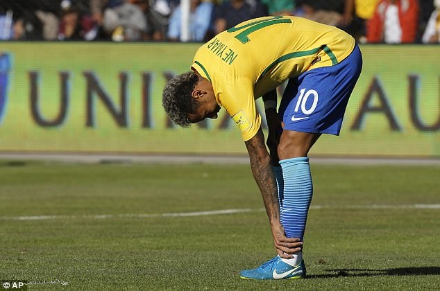 Neymar và các đồng đội thi đấu quá vô duyên ở trận đấu này