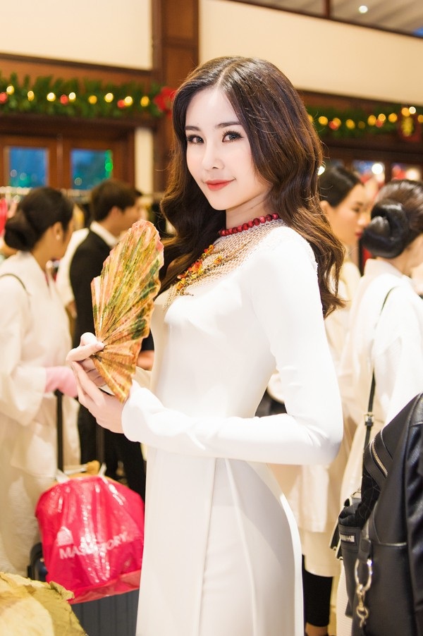 Thực hư chuyện Hoa hậu Đại dương đấu giá áo dài 700 triệu nhưng "lật kèo" - 3 Lê Âu Ngân Anh tại chương trình
