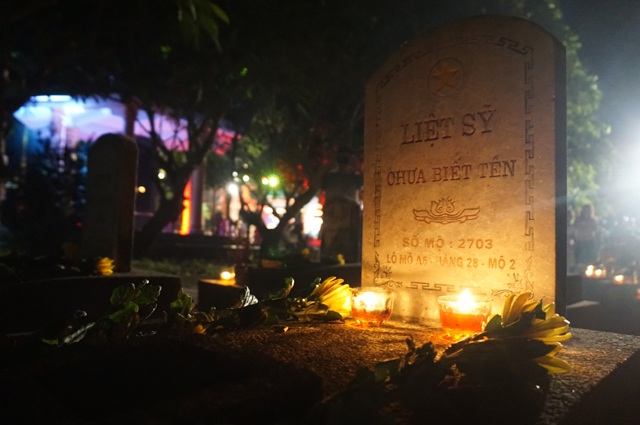"Mày trúng đạn vào ngực, chúng tao chôn mày sau tảng đá, nhớ không..." - 3 Trong gần 11.000 liệt sỹ được quy tập về Nghĩa trang quốc tế Việt - Lào có tới gần 7.000 ngôi mộ chưa xác định được danh tính cụ thể