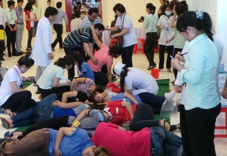 Hàng loạt công nhân tại Hóc Môn tiếp tục ngất xỉu - 1 Người lao động đang đối mặt với những hiểm họa khôn lường về sức khỏe