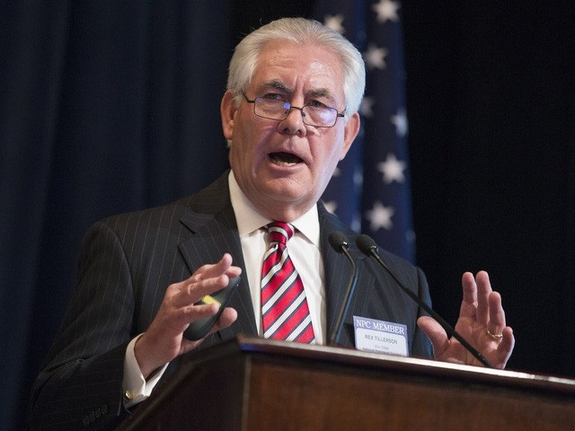 Ngoại trưởng Mỹ Rex Tillerson đã tới Đà Nẵng - 1 Ngoại trưởng Mỹ Tillerson