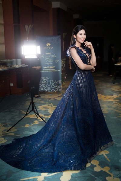 Á hậu Tú Anh quyến rũ trong thiết kế đẹp lộng lẫy - 7