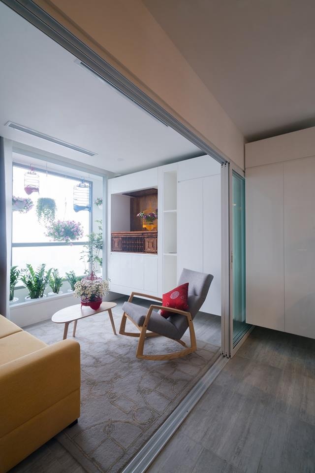 Sau nhiều năm tháng phấn đấu, lao động nghệ thuật chăm chỉ, Hoa hậu Ngọc Hân đã tậu được căn hộ chung cư ấm cúng ở quận Hai Bà Trưng (Hà Nội). Căn nhà là sự hoà trộn nhuần nhuyễn giữa kiến trúc truyền thống, mang đậm hồn quê Việt Nam và kiến trúc Bắc Âu.