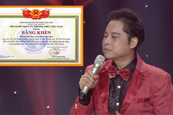 Đám cưới ngọt ngào của Hoa hậu Thu Thảo và cụm từ “Giáo sư âm nhạc” bị huỷ - 4 Hội Nghệ nhân và Thương hiệu Việt Nam (VATA) vừa có báo cáo gửi Bộ Công thương về hướng xử lý việc tặng bằng khen ghi chức danh “Giáo sư âm nhạc” cho ca sĩ Ngọc Sơn. Theo đó, Hội này đã quyết định huỷ bỏ cụm từ “Giáo sư âm nhạc” trong bằng khen đã trao cho Ngọc Sơn.