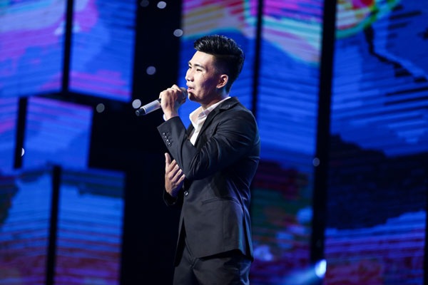 Học trò của ca sĩ Quang Lê hát quên lời, bị loại - 4 Ngọc Sơn