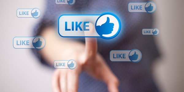 Ngồi tù vì cú một nhấn “Like” ảnh trên Facebook - 1 Một cú nhấn Like ảnh tưởng chừng như vô hại trên Facebook cũng có thể làm ảnh hưởng đến cuộc sống thực (Ảnh minh họa)