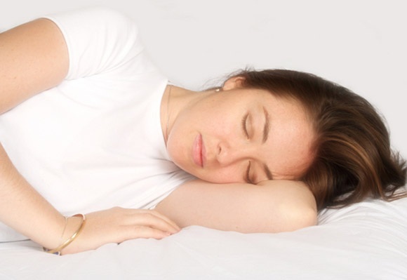 Già nhanh vì tư thế ngủ không đúng! - 1 Già nhanh vì tư thế ngủ không đúng! - 1
