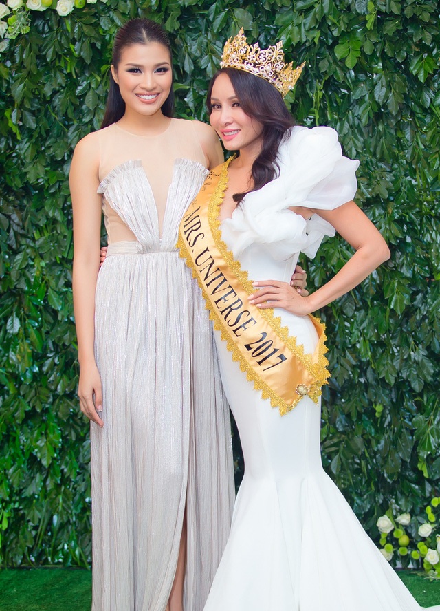 Người mẫu Lương Gia Huy đoạt giải Nam vương Đại sứ Hoàn vũ 2017 - 3 Nguyễn Thị Thành đang trở thành bà bầu mát tay.