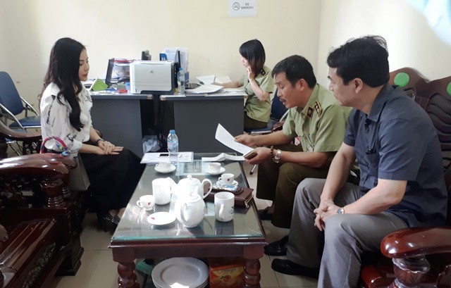 Đã chuyển hồ sơ “quý bà” bán mỹ phẩm trị giá 11 tỷ đồng sang cơ quan điều tra - 1 Lực lượng Quản lý thị trường Hà Nội đã chuyển hồ sơ vụ việc hàng hóa mỹ phẩm trị giá gần 11 tỷ đồng của quý bà Nguyễn Thu Trang sang cơ quan công an