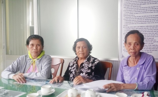 Các nhà giáo đi đòi chính sách.