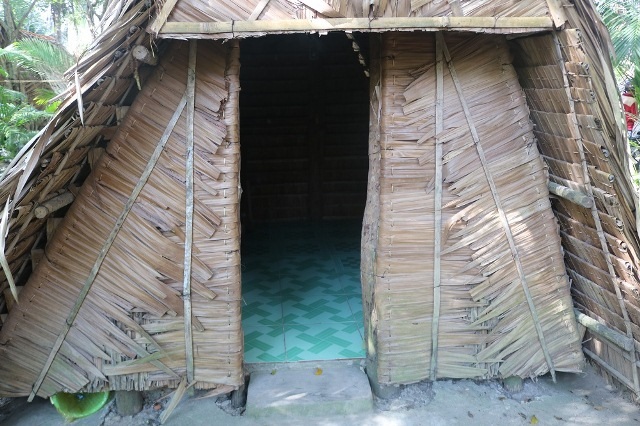 
Căn chòi lá nơi Thịnh đã hẹn hò với bé Hoa
