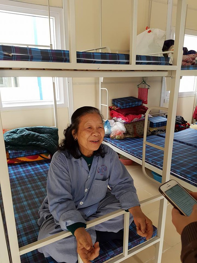 Khi bác sĩ hiến máu, kêu gọi góp tiền vì người bệnh - 2 Bệnh nhân phấn khởi được ở ngay trong khu nhà lưu trú BV K cơ sở Tân Triều. Ảnh: H.Hải
