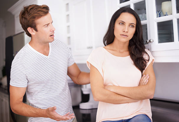 Khôi hài chuyện cô vợ lấy chồng quê rồi lại chê mẹ chồng “nhà quê” - 1 Khôi hài chuyện cô vợ lấy chồng quê rồi lại chê mẹ chồng “nhà quê” - 1