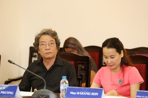 Ca khúc “Ông bà anh” được đề cử Giải Âm nhạc Cống hiến - 2
Nhạc sĩ Phó Đức Phương và nhạc sĩ Giáng Son tại Lễ công bố đề cử Giải Âm nhạc Cống hiến 2017 sáng ngày 22/2 tại Hà Nội.