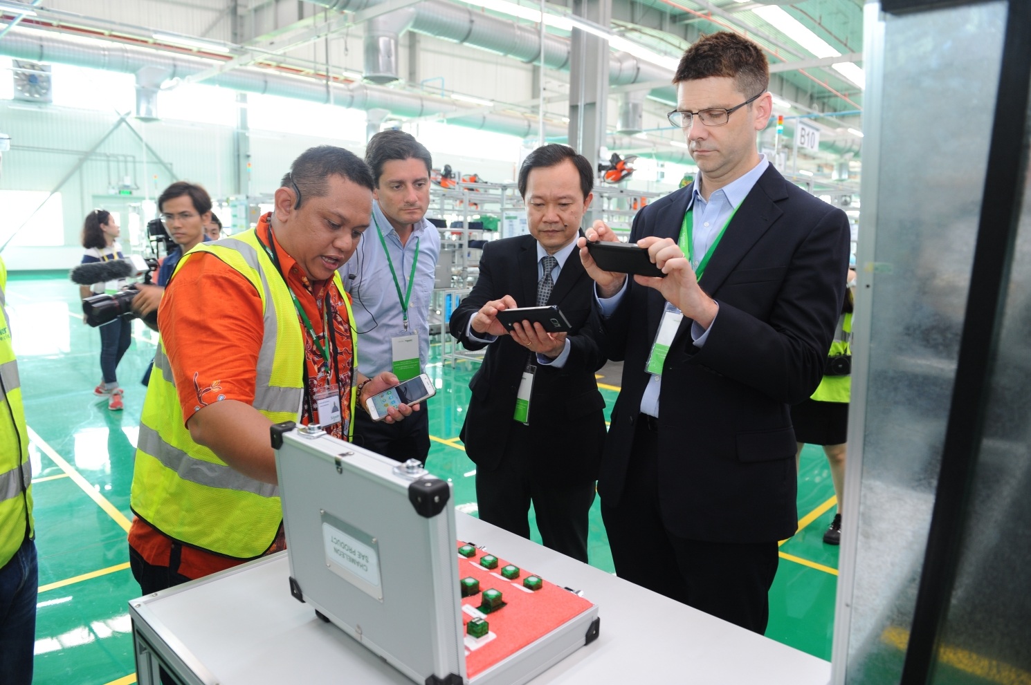 Schneider Electric khánh thành nhà máy sản xuất thiết bị điện tại Việt Nam - 1