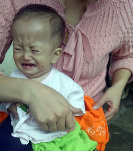 Bé Thanh Nhàn 16 tháng cân nặng 2,8kg đã ra đi - 1 Bé Thanh Nhàn đã mái mãi ra đi