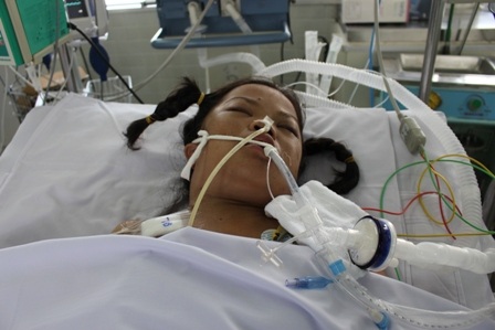 Bé sơ sinh khát sữa vì mẹ nguy kịch do tiền sản giật - 1 
Tiền sản giật khi sinh nở khiến tính mạng người mẹ lâm vào tình trạng nguy nan