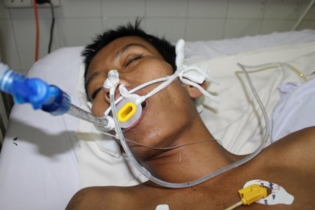 Mất 3 đứa con, người mẹ khốn khổ xin cứu đứa thứ 4 - 2
Sinh mạng của Thổ Lục đang rất nguy nan vì không đủ chi phí điều trị tốt nhất