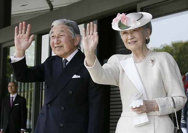 Chiều nay, Nhà vua và Hoàng hậu Nhật Bản tới Hà Nội - 1 Nhà vua Akihito và Hoàng hậu Michiko (Ảnh: EPA)