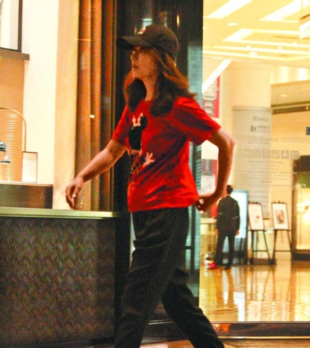 
Vụ việc khiến Lâm Tâm Như bị cư dân mạng tẩy chay và yêu cầu Lâm Tâm Như không được xuất hiện trên truyền hình. Hiện tại, Lâm Tâm Như đã hải khóa chức năng bình luận trên trang cá nhân của mình vì có quá nhiều người chỉ trích cô.
