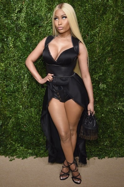 “Choáng váng” với vòng một “ngoại cỡ” của Nicki Minaj - 7
Nicki Minaj đang chuẩn bị ra mắt album thứ 4 trong sự nghiệp