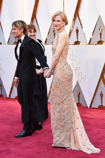 Dập dìu người đẹp trên thảm đỏ Oscar 2017 - 14 Dập dìu người đẹp trên thảm đỏ Oscar 2017 - 14