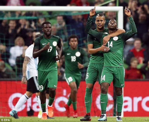 
Nigeria giành chiến thắng chung cuộc 4-2 sau hiệp 2 tưng bừng
