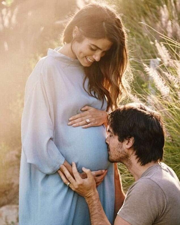 Sao phim Chạng vạng thon thả đáng kinh ngạc sau 1 tháng sinh con - 6
Ian Somerhalder cũng chia sẻ, anh thấy vợ mình rất đẹp khi bầu bí và cảm ơn vì vợ đã truyền cảm hứng cho anh mỗi ngày