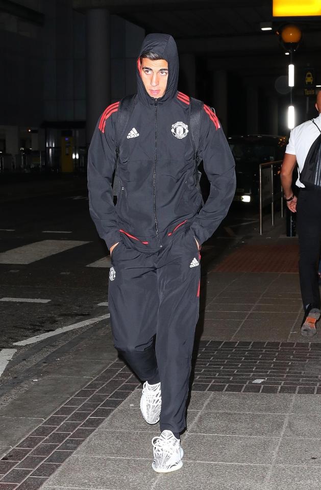 Mất Siêu cúp, các cầu thủ MU mệt mỏi trở lại Manchester - 6
Thủ thành số ba của MU - Joel Perreira