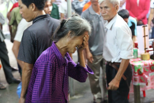6 người Việt tử vong tại Lào: "Về đi anh, con chưa kịp thấy mặt cha" - 3 Nỗi đau không nói nên lời của thân nhân các công nhân tử nạn trong vụ nổ bình gas ở Lào