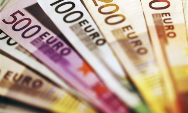 Cái giá Catalonia phải đánh đổi nếu ly khai Tây Ban Nha - 2
Chính phủ Tây Ban Nha hiện là chủ nợ lớn nhất của Catalonia. (Ảnh: FT)