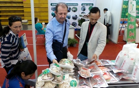 Nông nghiệp hữu cơ Việt Nam gặp khó ngay trên “sân nhà” - 2 Cần xúc tiến thương mại, tạo cơ chế để nông nghiệp sạch Việt Nam cất cánh