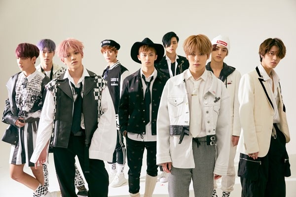 Vừa giành giải MAMA, nhóm NCT 127 đến giao lưu với khán giả Hà Nội - 1 9 thành viên nhóm nhạc NCT 127.