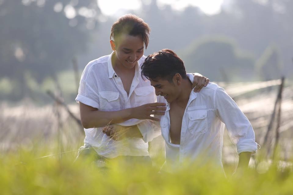 Hai hot boy của Vũ Ngọc Đãng gây “sốc” với nụ hôn đồng tính - 3 Hai hot boy của Vũ Ngọc Đãng gây “sốc” với nụ hôn đồng tính - 3