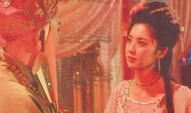 Những địa danh nổi tiếng gắn liền với “Tây du ký” - 8 Một cảnh quay trong tập phim ở Nữ Nhi Quốc