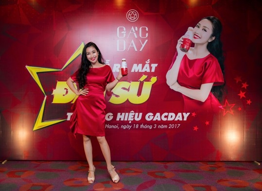 Bảo Thanh, Lã Thanh Huyền nói gì về việc làm đại sứ cho công ty “11 tỷ hàng giả”? - 4 Ốc Thanh Vân trong lễ ra mắt Đại sứ thương hiệu Gacday hồi tháng 3/2017. Ảnh: IT.