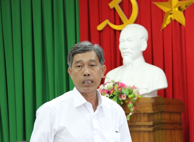 Vụ Tổng Giám đốc xây biệt thự không phép: Tỉnh nợ câu trả lời - 1
Ông Trần Văn Trí- Phó Chủ tịch UBND TP Sóc Trăng nợ câu hỏi của báo chí về vụ Tổng giám đốc Công ty Cấp nước xây biệt thự không phép.