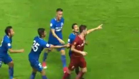 Chơi xấu, Oscar bị “đánh hội đồng” ở giải Trung Quốc - 1 Oscar bị hỏi tội sau màn khiêu khích