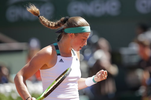 Khoảnh khắc ấn tượng trong trận chiến đưa Ostapenko vô địch Roland Garros - 4
Sự tự tin của Ostapenko sau một pha bóng giành điểm