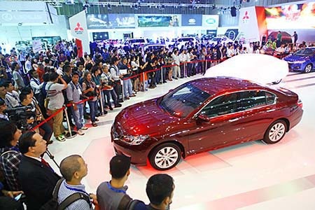 “Cơn khát” xe nhập khẩu sẽ được giải ngay trước thềm năm mới 2018? - 1 Thị trường nhập khẩu xe chưa qua sử dụng có nhiều biến động trong quý I/2018 tới đây.