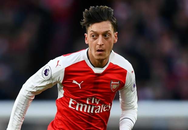 Mesut Ozil chính thức lên tiếng về tương lai - 1 Mesut Ozil hứa sẽ ở lại Arsenal nếu như HLV Wenger tiếp tục dẫn dắt CLB