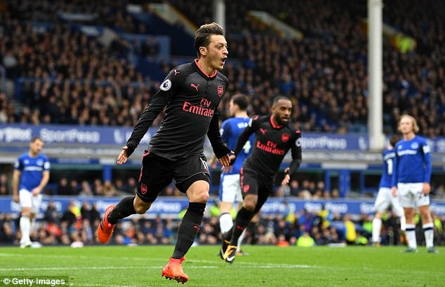 Mesut Ozil kiến tạo 8 cơ hội trong trận đấu với Everton