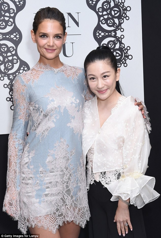 
Nữ diễn viên xinh đẹp nổi bật trong sự kiện với chiều cao 1,75m
