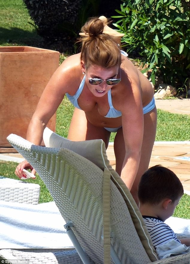 
Coleen Rooney nói, có thêm con khỏe mạnh là hạnh phúc, không quan trọng giới tính
