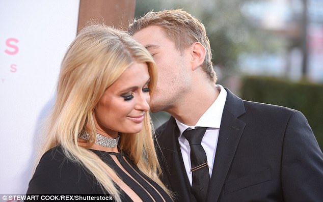 
Trong khi em gái đã lên chức mẹ thì Paris chưa một lần kết hôn
