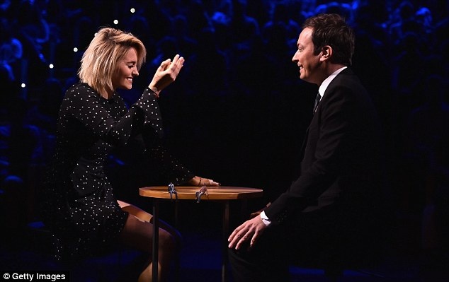 Con gái "vua nhạc Pop" Michael Jackson càng lớn càng quyến rũ - 3